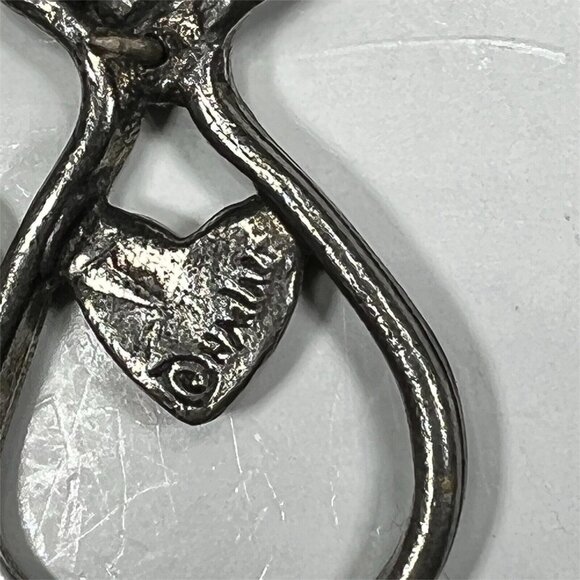 Vintage Abstract Modern Outline Cat Heart Silver Tone Brooch Tack Pin Signed - Picture 3 of 6